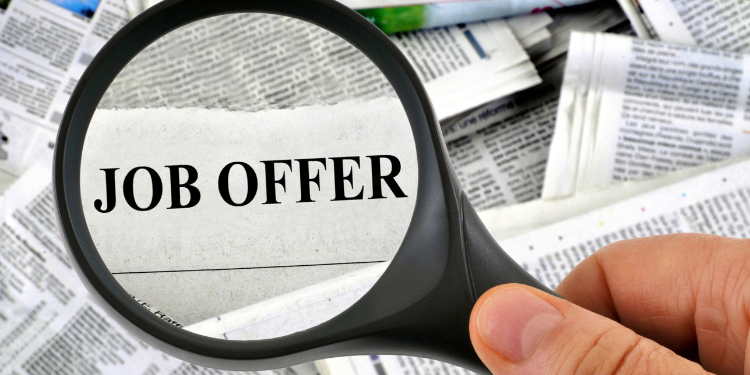 How to Evaluate Job Offers: Negotiating Salary and Benefits